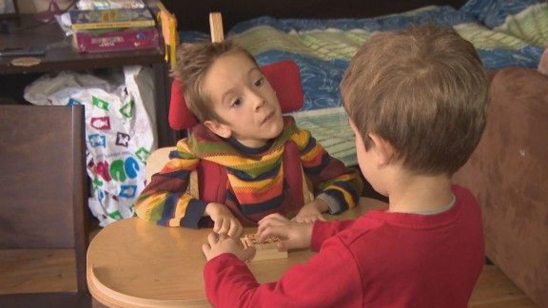 Семейството търси лечение в чужбина за детето си тъй като