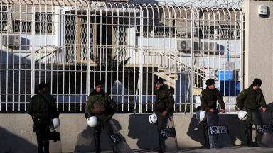 Двойно бягство от затвора в Атина
