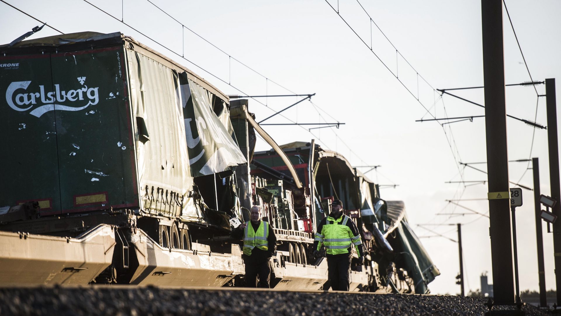 Шестима души загинаха при железопътна злополука на мост в Дания