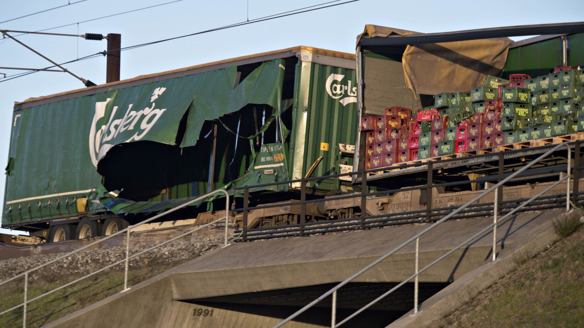 Броят на жертвите от железопътната катастрофа в Дания нарасна от