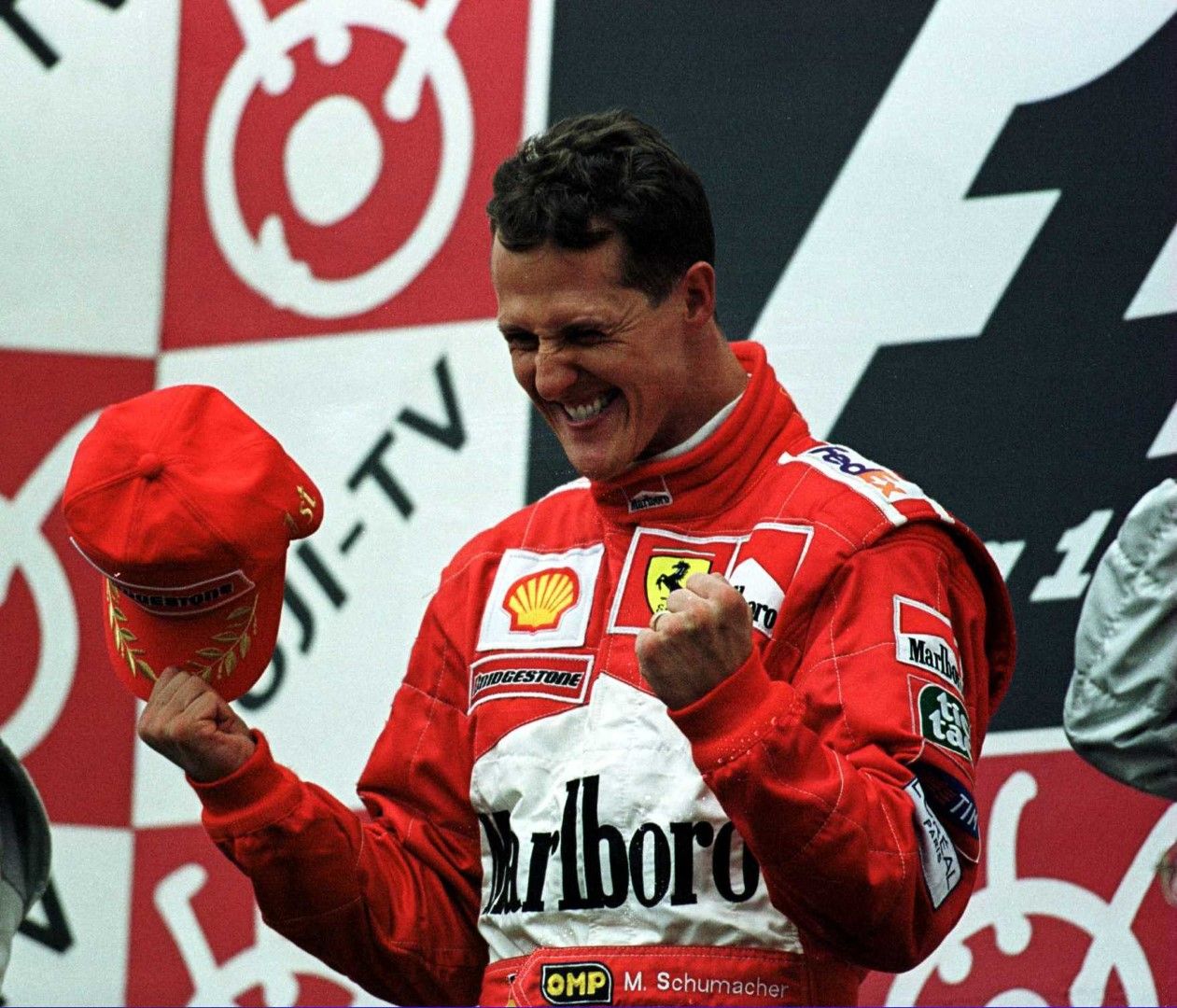 След седем Световни титли, големият шампион Михаел Шумахер слезе от болида през 2006-а и пое роля на консултант във "Ферари", където приключи като пилот. През февруари 2010-а, вече на 41 години, Шуми се качи в колата на "Мерцедес" и обяви, че ще кара в следващия сезон. Разбира се, той не спечели осма титла, но записа няколко отлични състезания в 58 старта след завръщането с общо 197 точки.