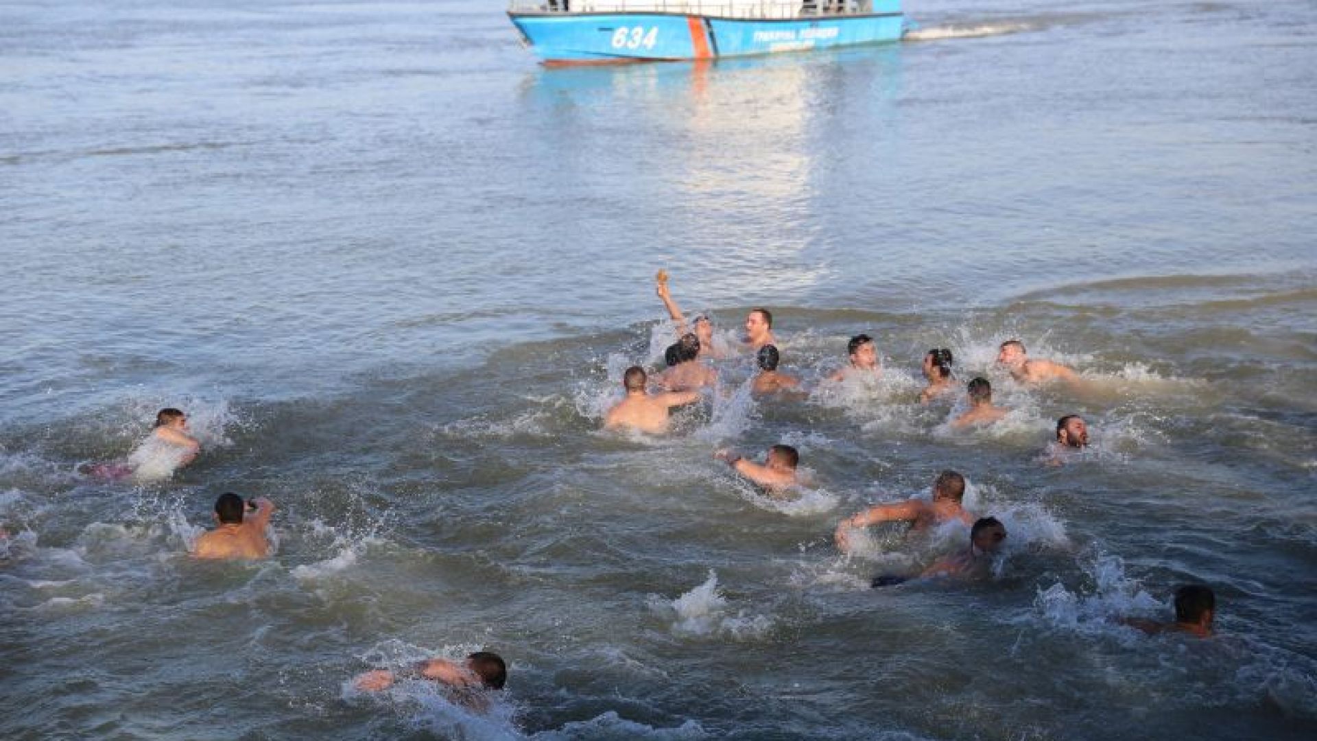 По традиция на 6 януари Йордановден Русенската Митрополия и Община