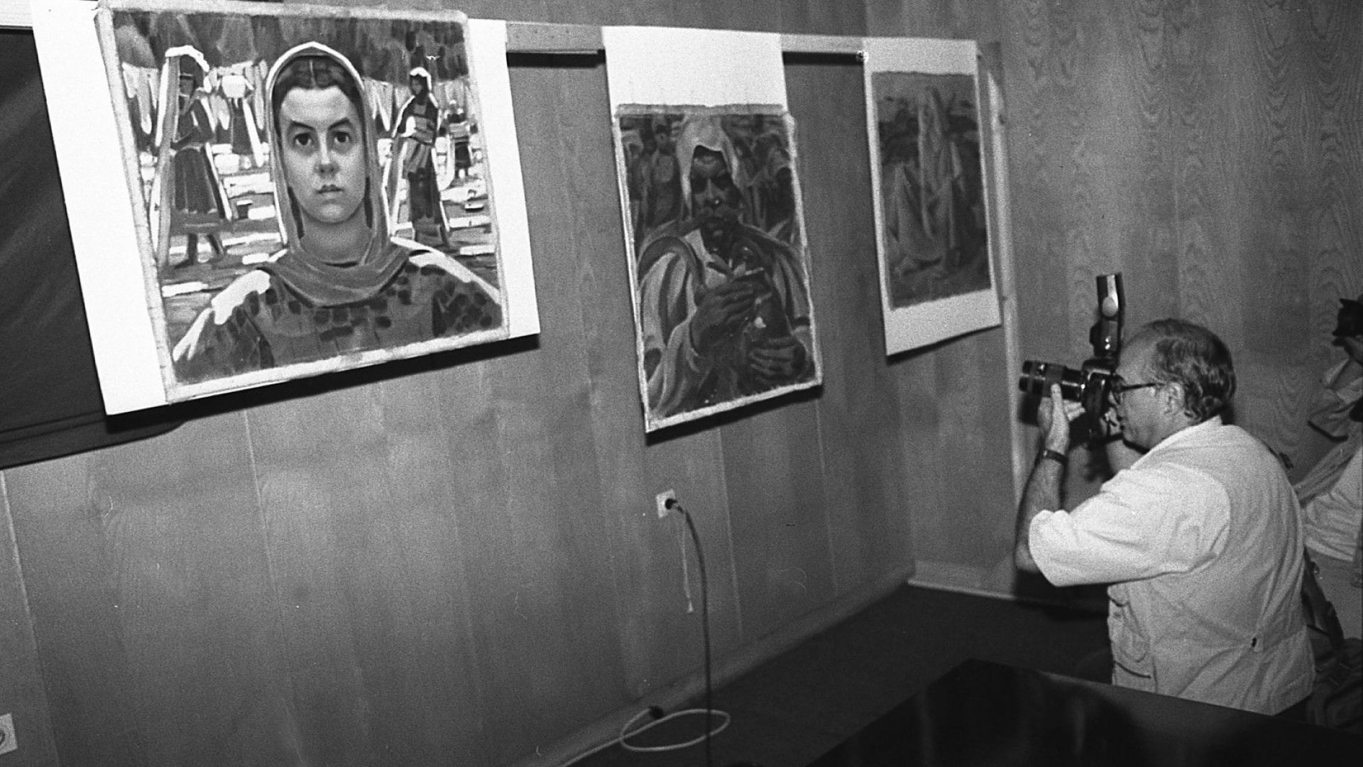 Юли, 1996 г. - На извънредна пресконференция МВР разкрива една от кражбите на картини на Владимир Димитров-Майстора
