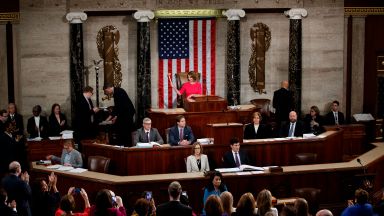 Това се случи тъй като републиканците в Сената упражняват натиск