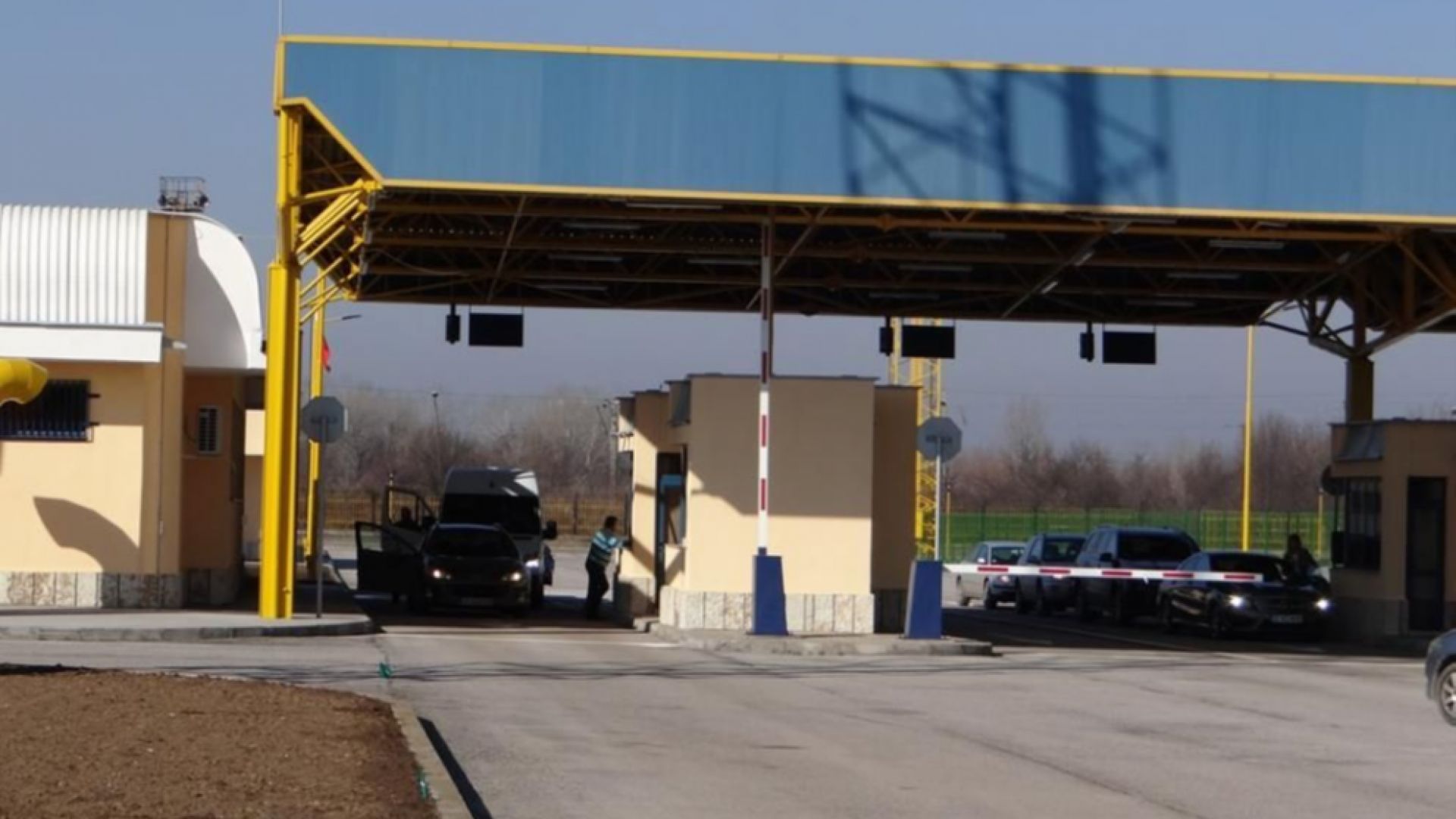 4 терминала за самотаксуване и плащане на електронни винетки са