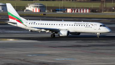Самолет на "България ер" не успя да излети от Франция заради проблем с уплътнение