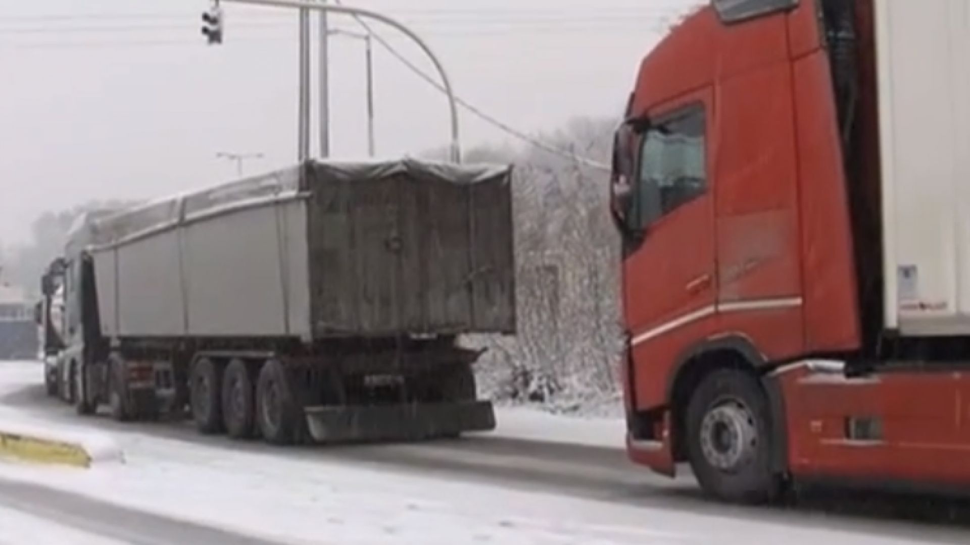 От обяд днес гръцките граничните власти на Кулата са спрели