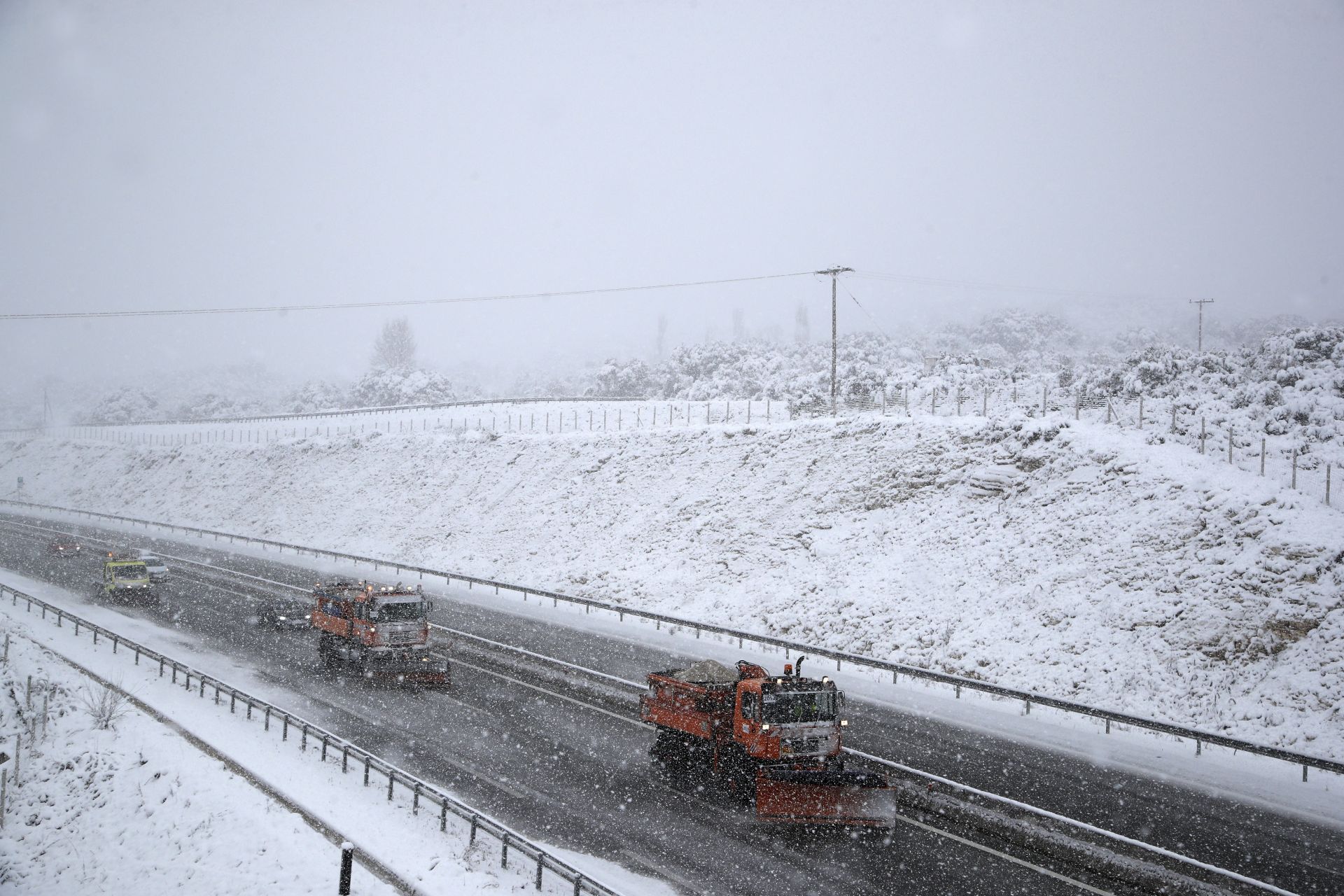 В резултат на обилния снеговалеж и понижените температури през цялата нощ, на 05.01.2019 г. в Северна Гърция е налице усложнена пътна обстановка
