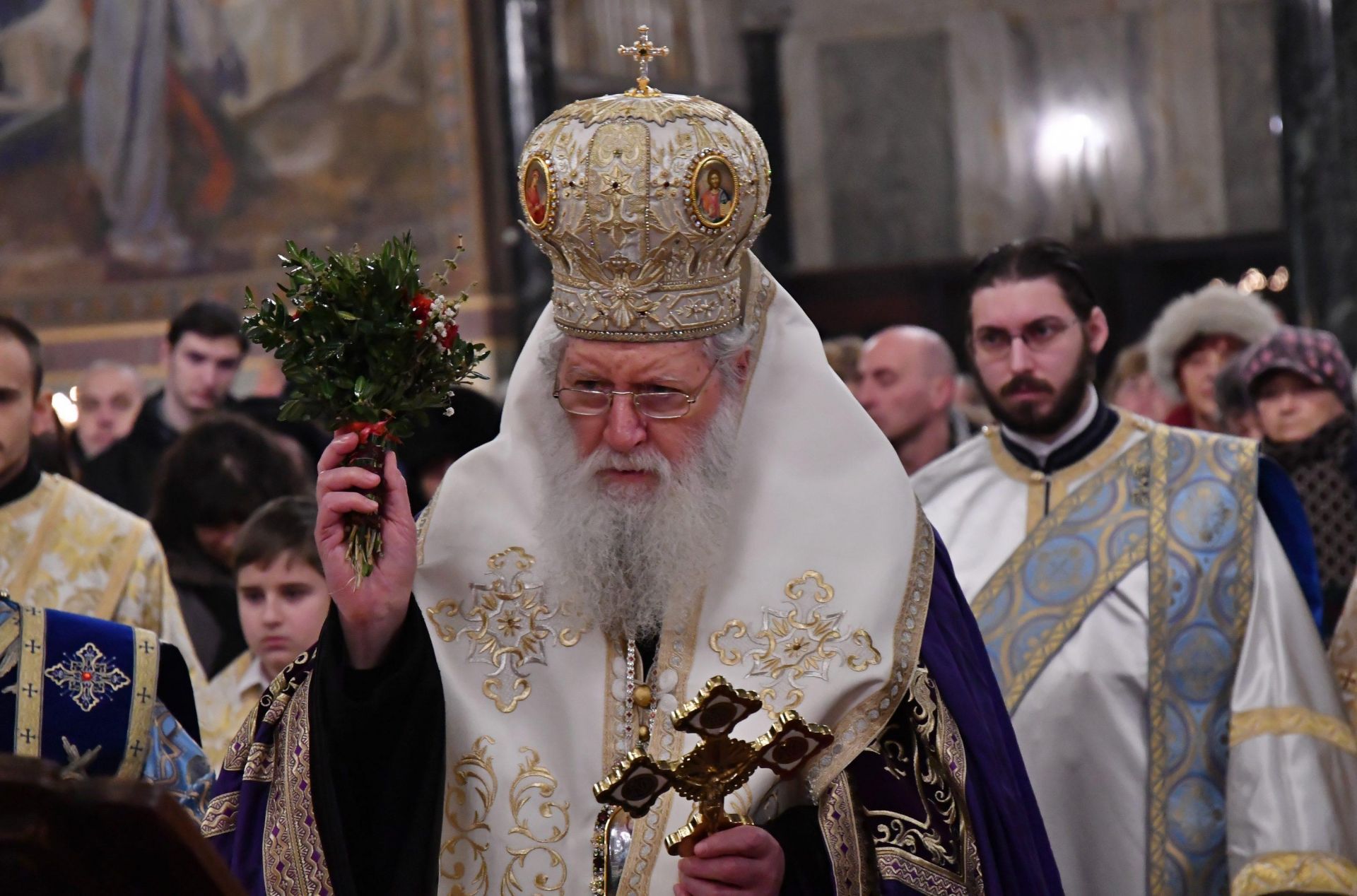 Патриарх Неофит отслужи *водосвет на българските бойни знамена*
