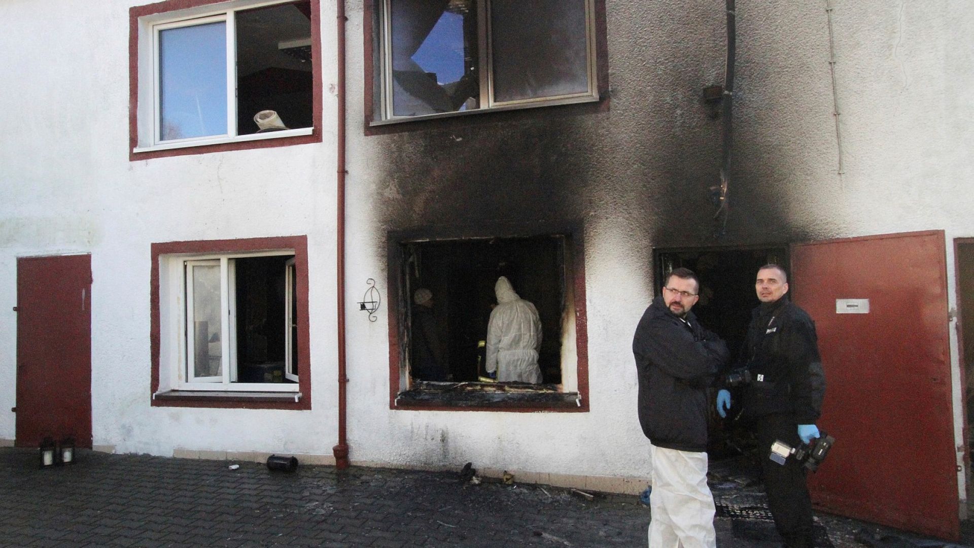 Петте момичета, загинали при пожара в ескейп стая в Полша, не са имали шанс 