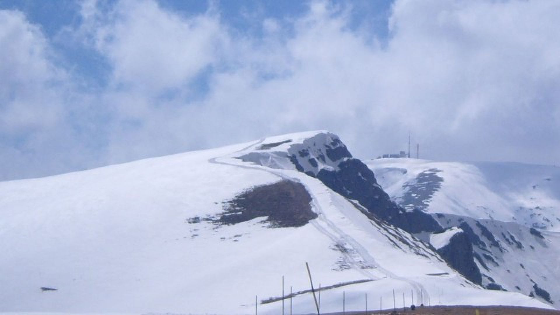 Мъж на средна възраст е загинал днес на път за