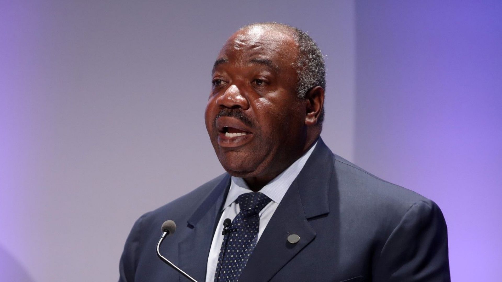 В Габон офицери изглежда са извършили тази сутрин опит за