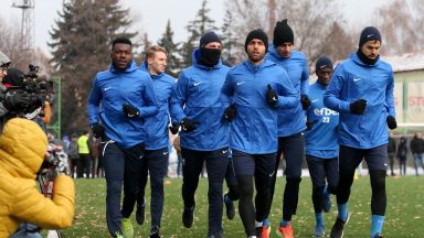 Левски не би руснаци, Михайлов дебютира