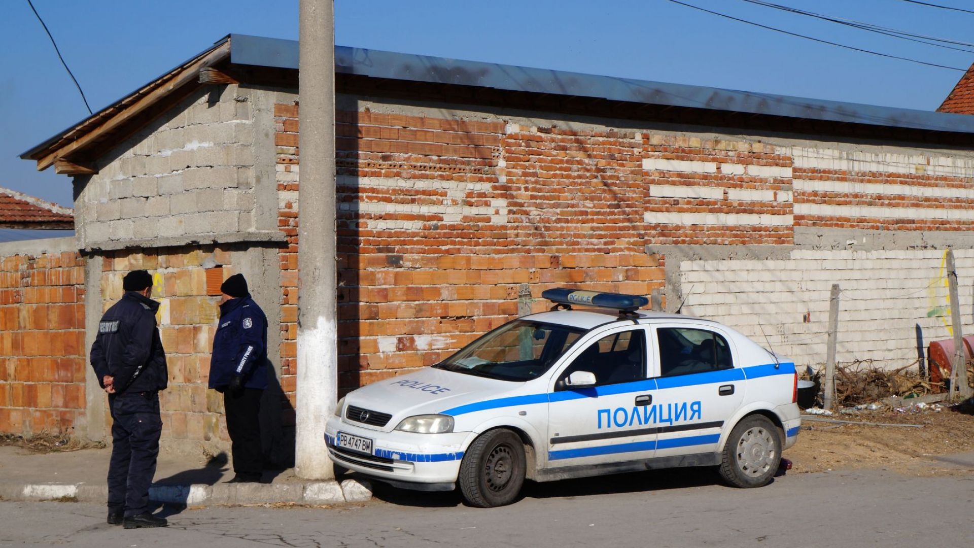 Нападателите на военния във Войводиново му счупили гърлото Пострадалият трудно