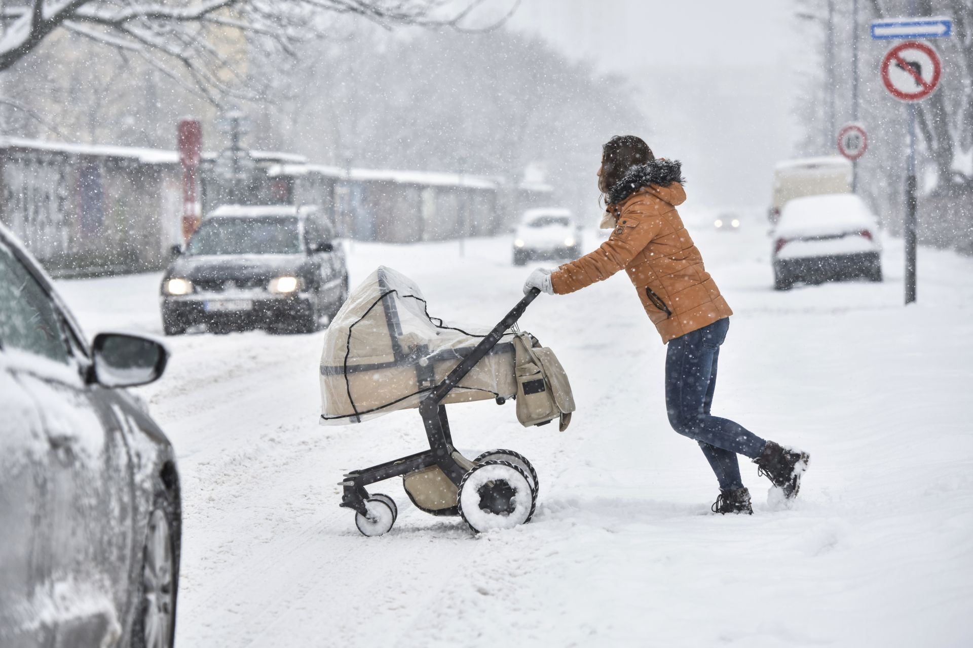 Снеговете нарушиха пътното движение в Словакия
