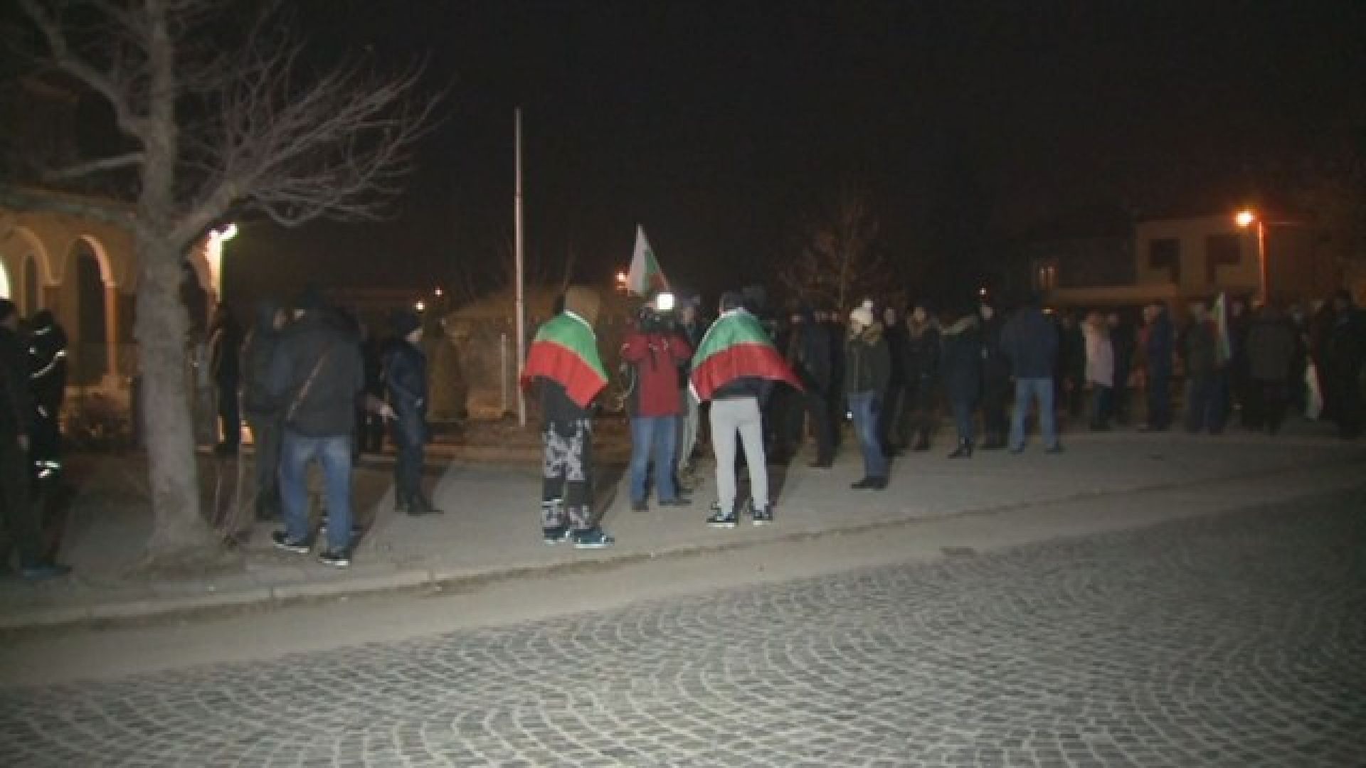 За втора поредна вечер жителите на пловдивското село Войводиново излязоха