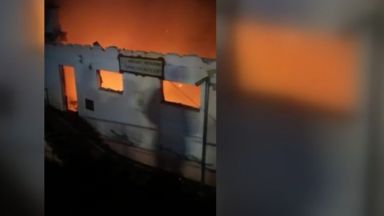 Огромен среднощен пожар изпепели кметство