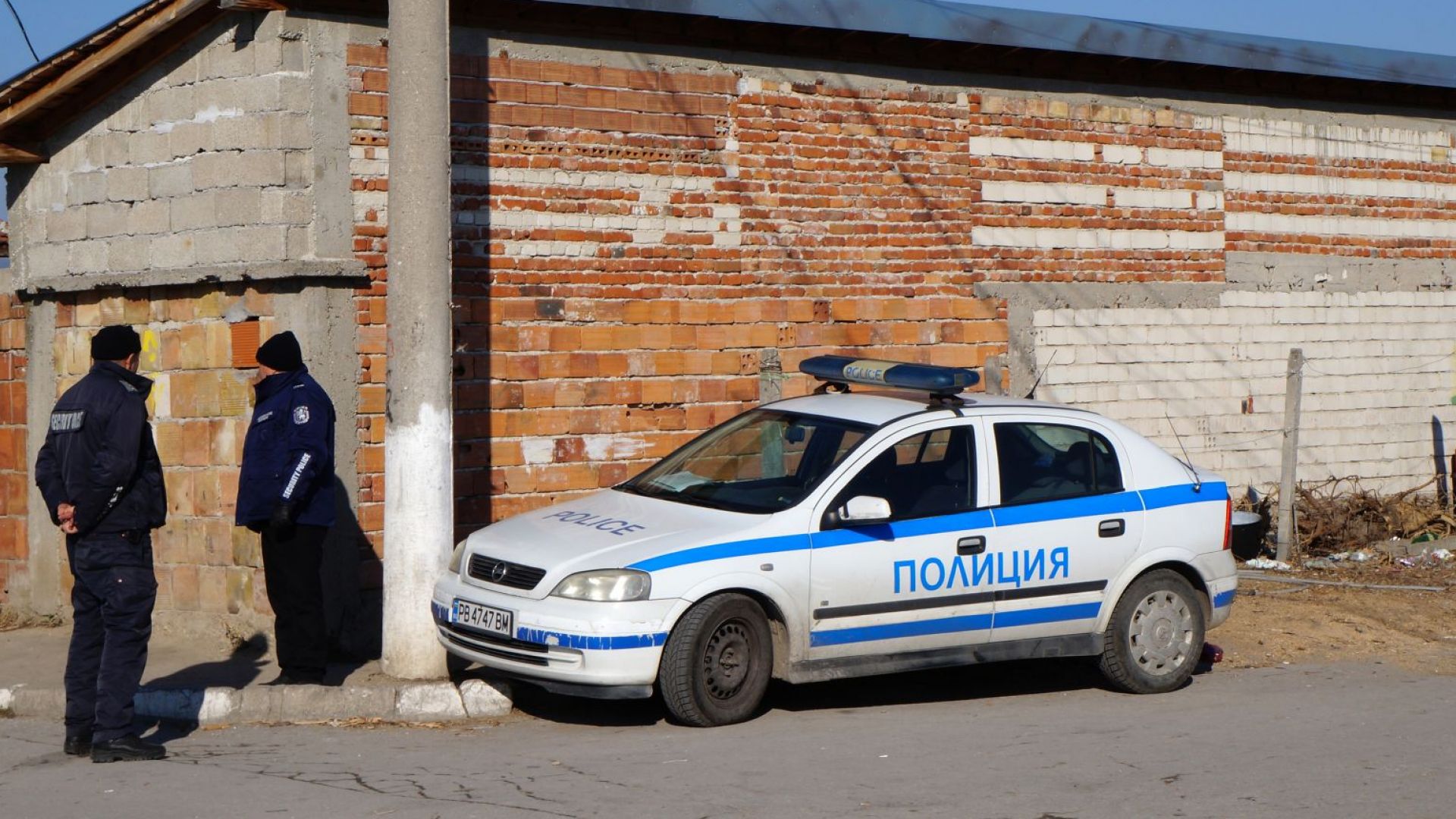 Изселилите се вчера роми в циганската махала във Войводиново се