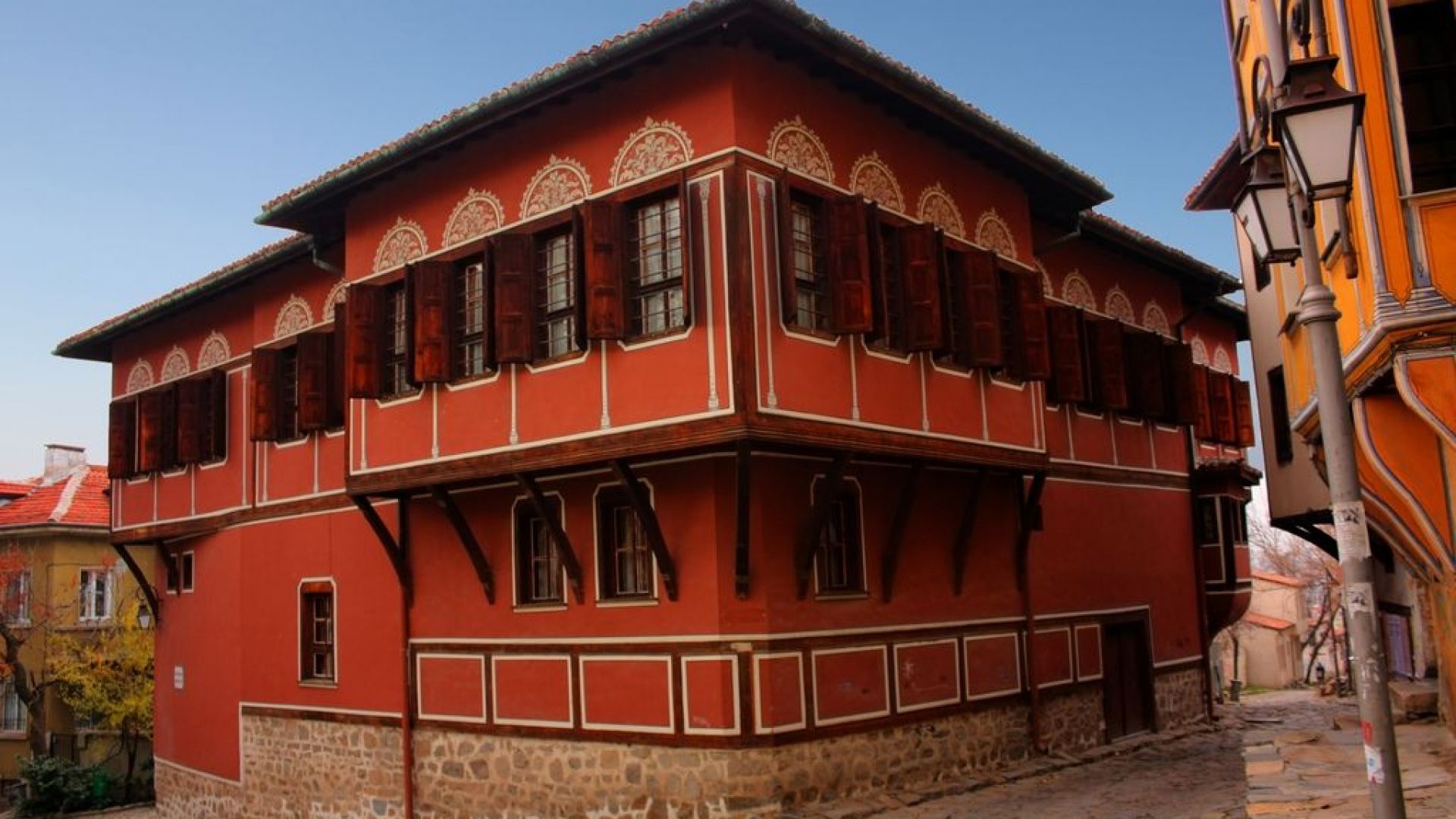 В Стария град на Пловдив започва изграждането на инсталация от