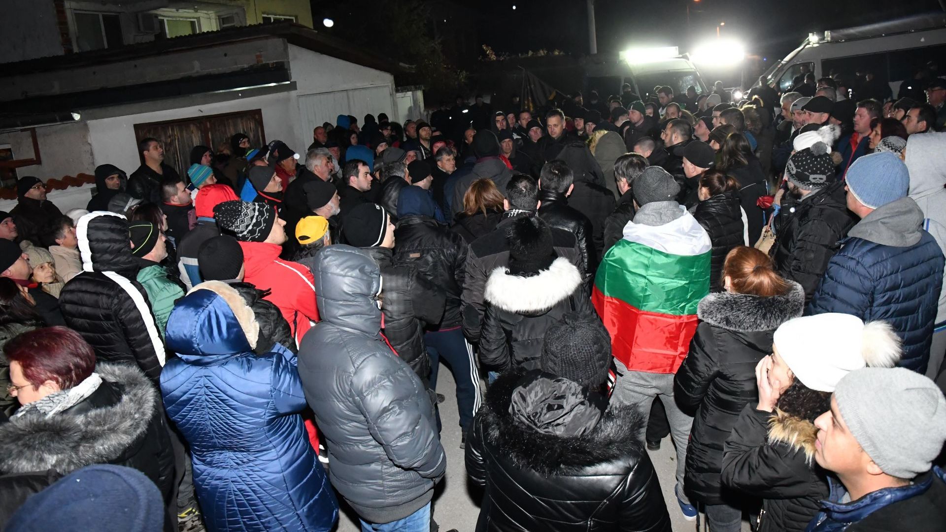 Курсанти от Националния военен университет са били нападнати снощи докато