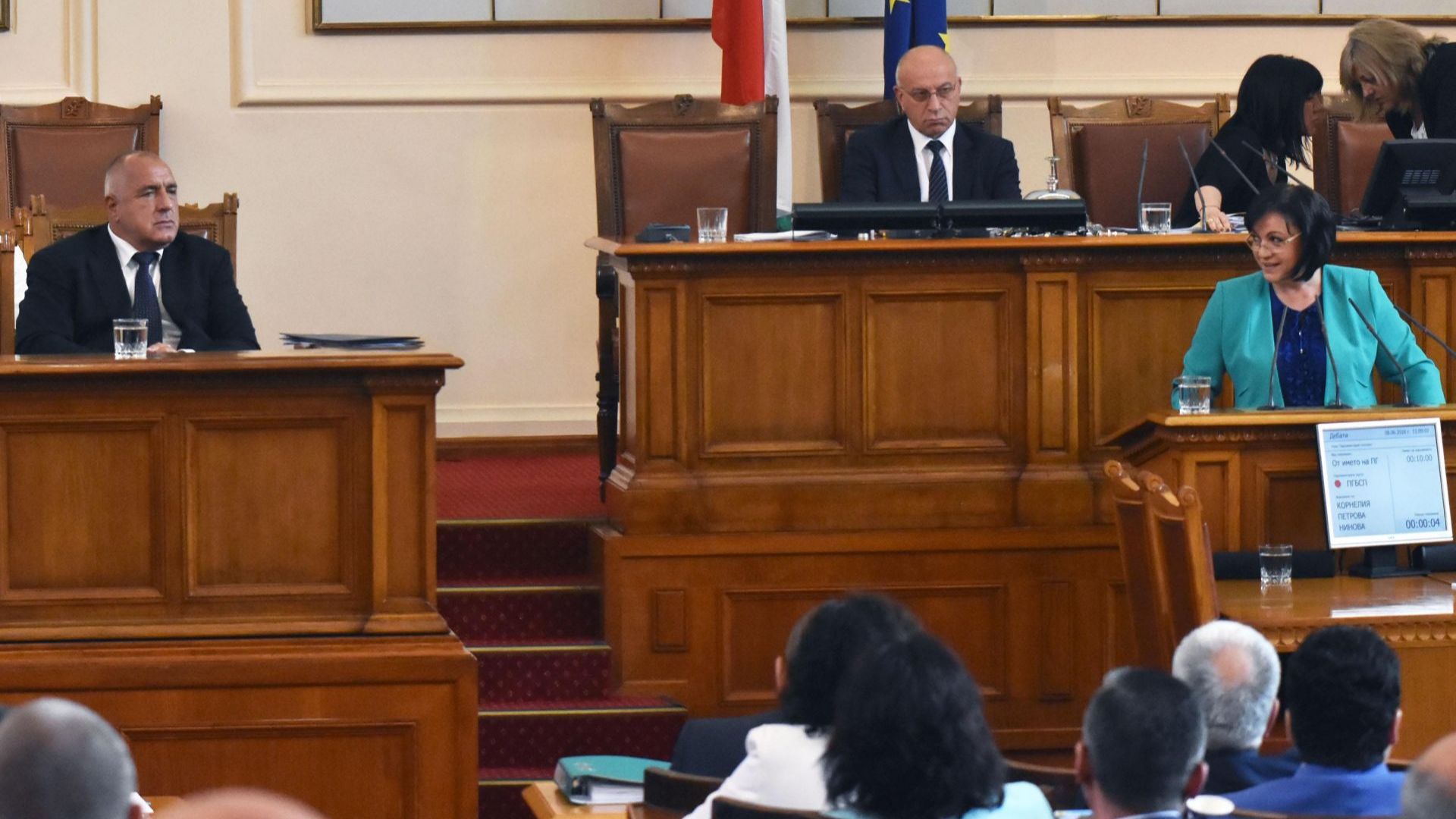 През декември одобрението към правителството е 17 докато неодобрението е