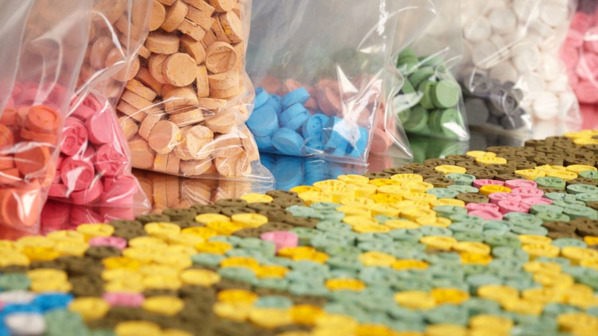 Два тежкотоварни камиона са задържани в турския град Текирдаг с