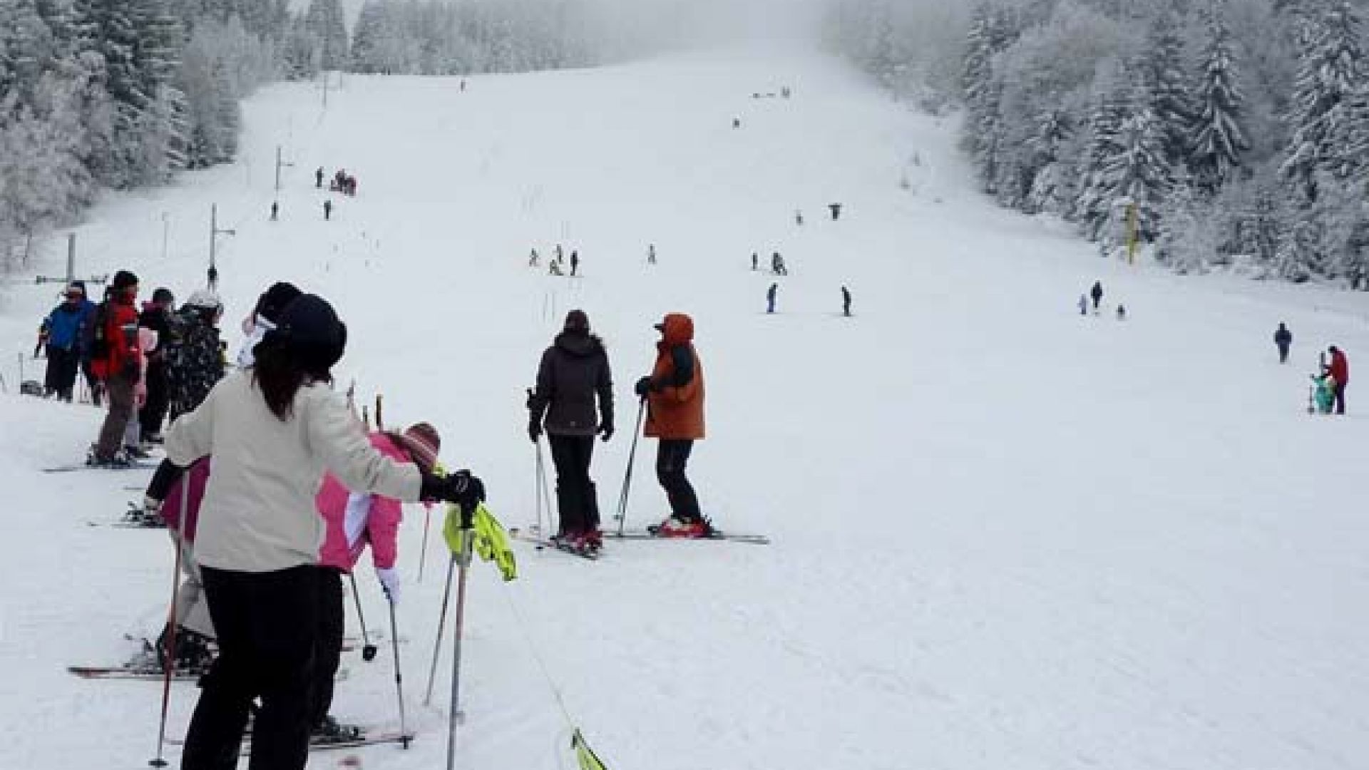 Дете пострада, блъснато от румънски скиор в Пампорово
