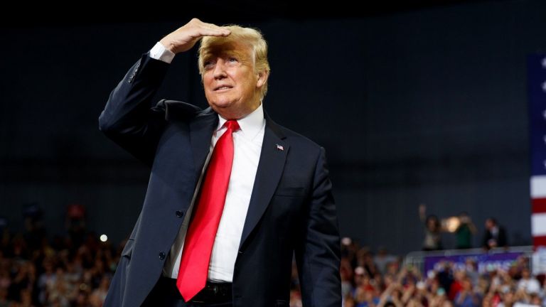 Рейтингът на Тръмп падна до 36% - най-ниският от завръщането му в Белия дом