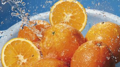 Портокалите и морковите намаляват риска от рак