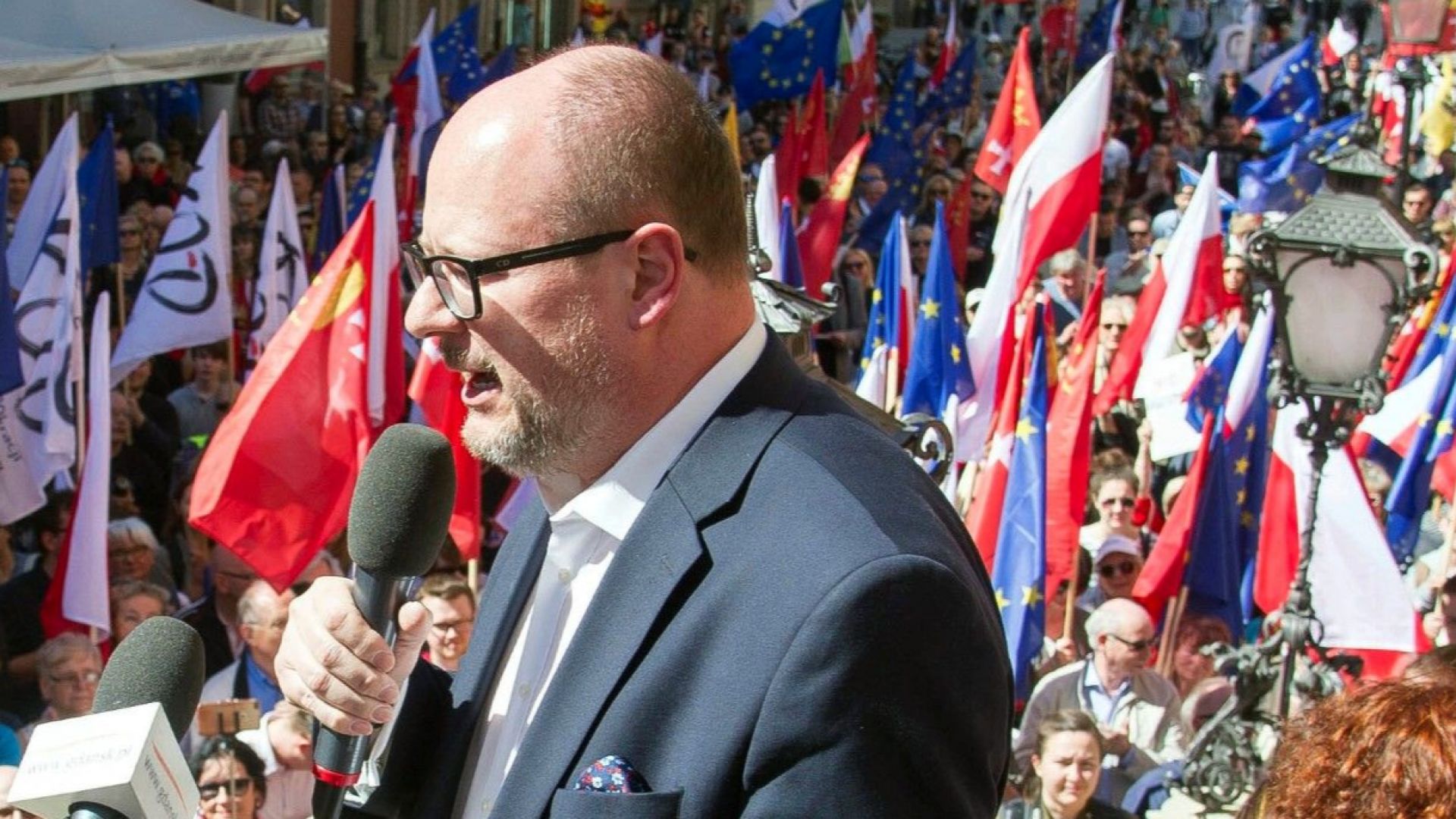 Почина кметът на полския град Гданск 53 годишният Павел Адамович