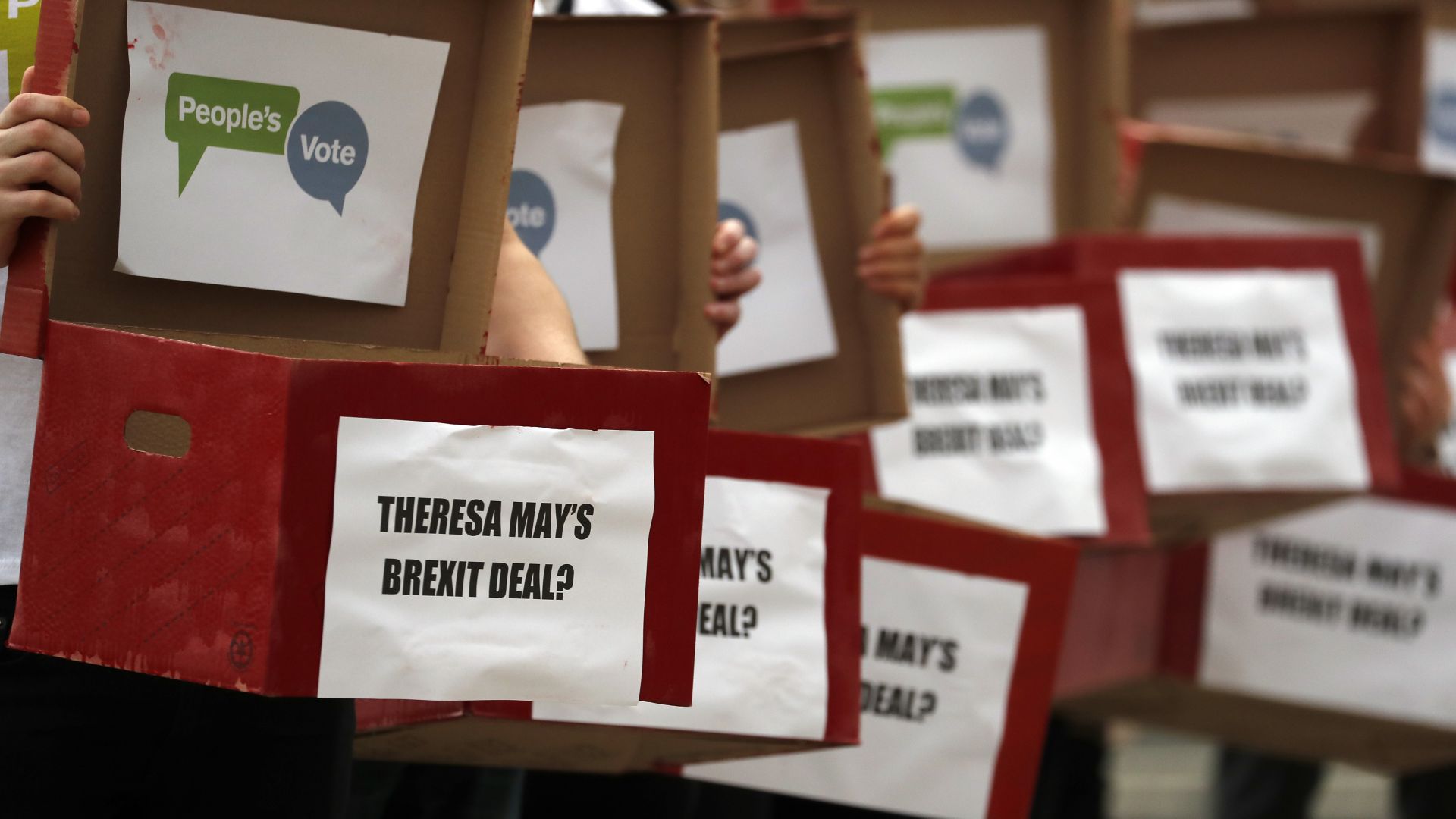 Стотина европейски депутати изявиха готовност да подкрепят евентуална молба на