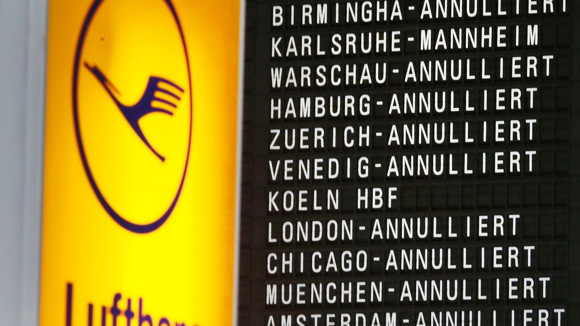 Плановете на десетки хиляди пътници ще бъдат нарушени днес заради