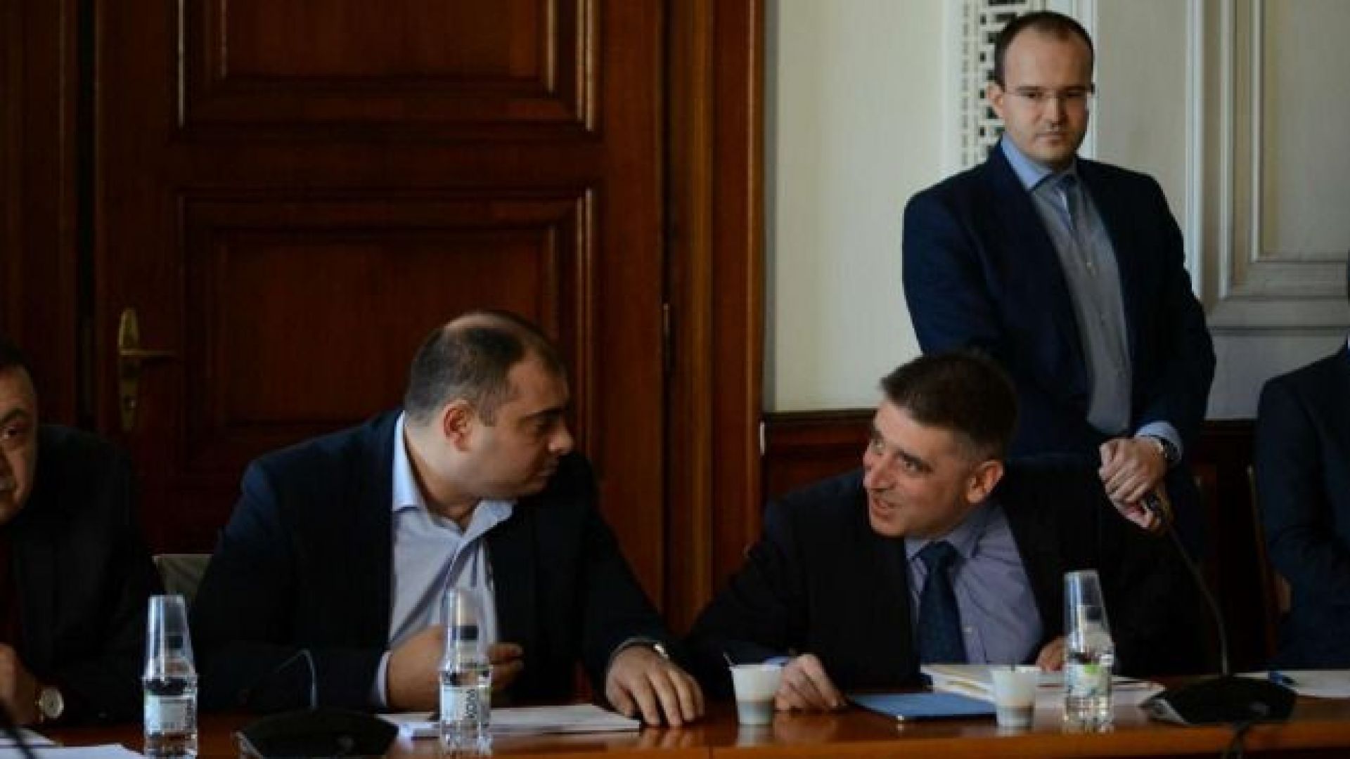 Парламентарната правна комисия отхвърли ветото на президента Румен Радев върху