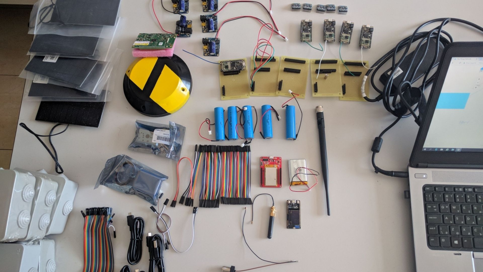 Два прототипа на IT продукти свързани с решаването на проблеми на