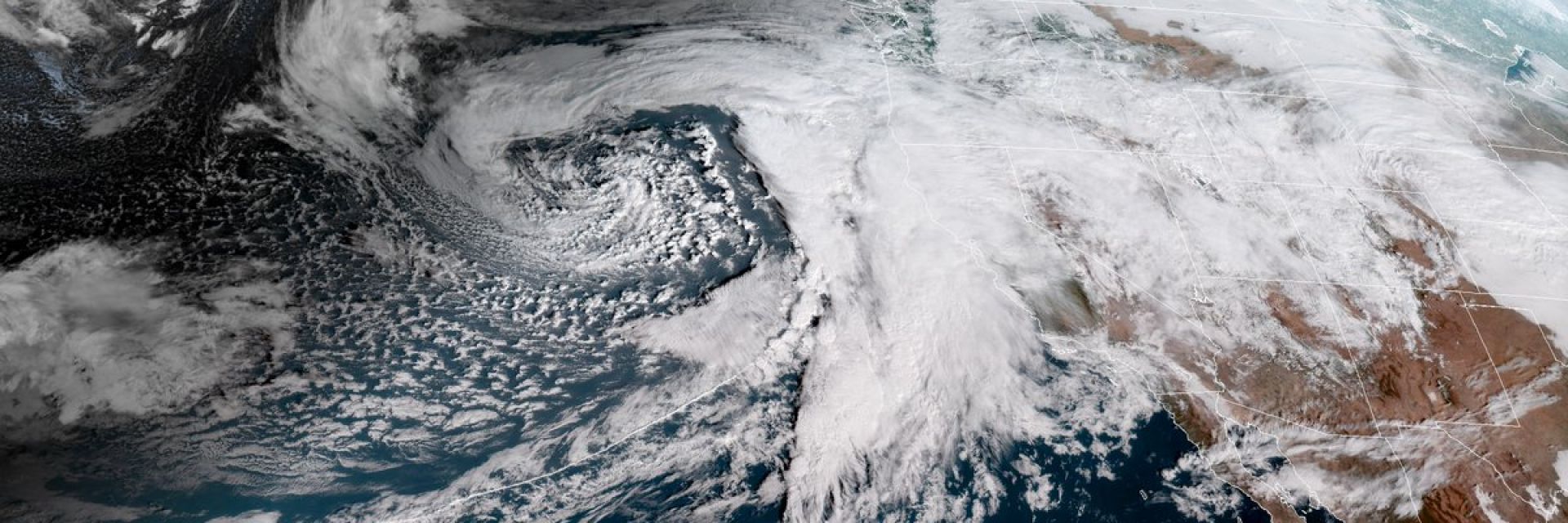 Дойде ред и на САЩ: Странната буря Харпър ги засипва със сняг