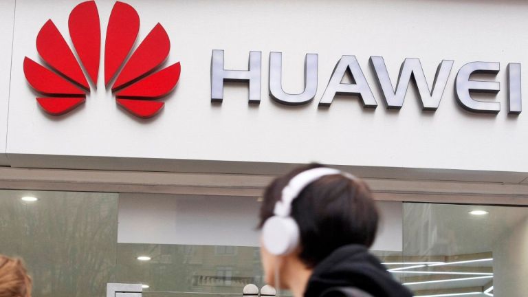 Samsung и LG спират доставките на смартфон панели за Huawei 