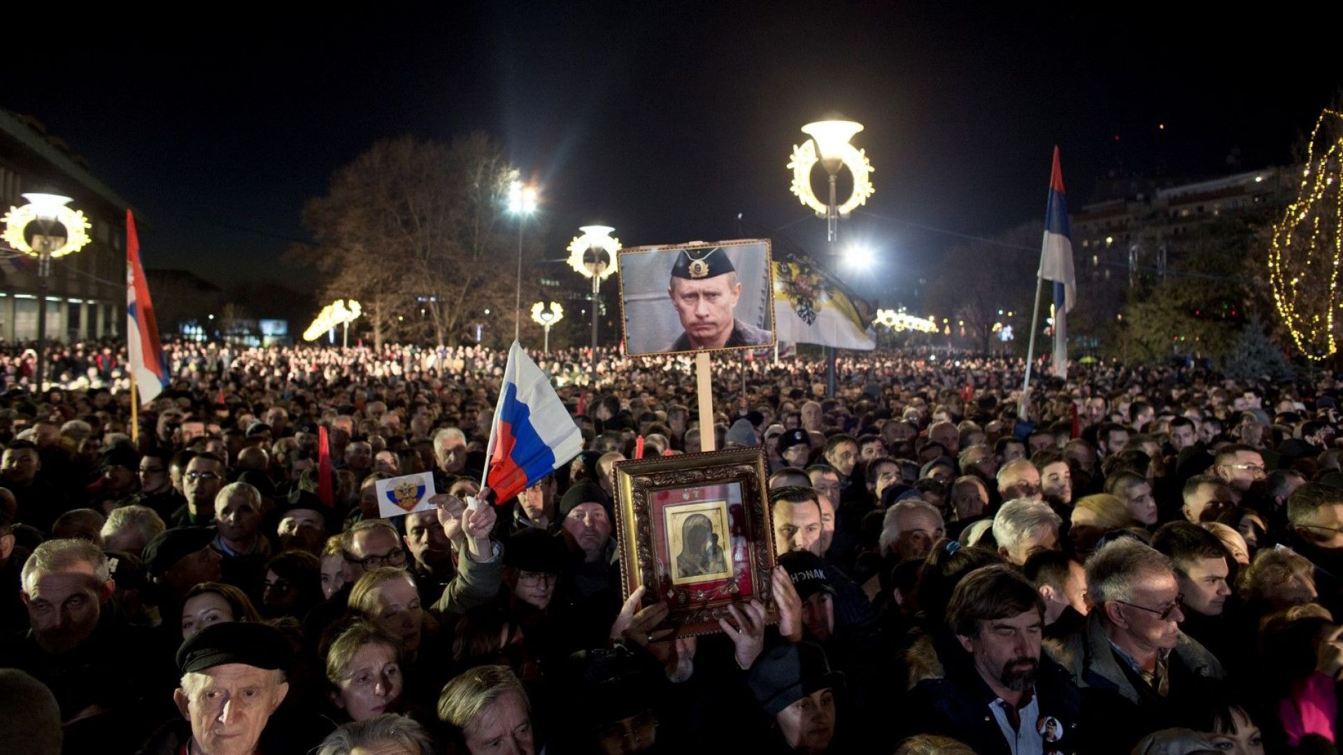 Над 100 000 души посрещнаха с аплодисменти президента на Русия