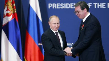 Путин и Вучич договориха мащабни руски инвестиции в Сърбия