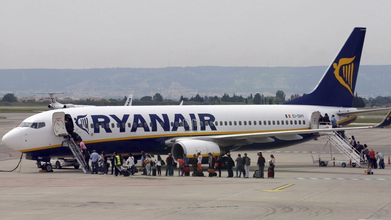 МВнР предупреди за отменени полети през летище "Шарлероа" заради стачка на "Райънеър"