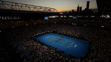 Хаос още на старта на сезона в тениса - отлагат Australian open 