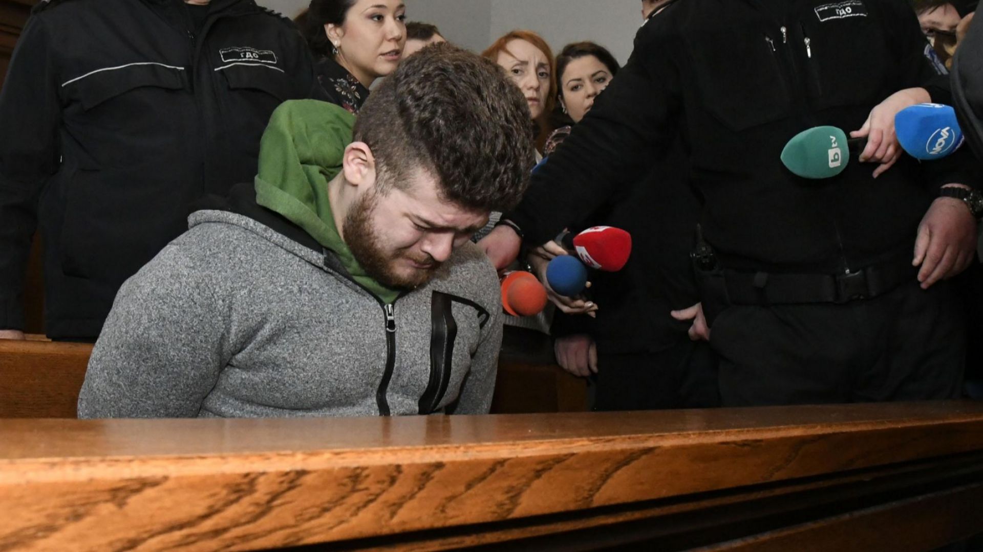 Убиецът на 25-годишната Калина се разплака в съда