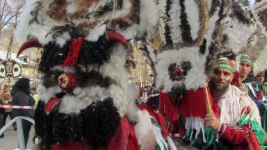 На празника Сурва участниците ще трябва да бъдат с маски