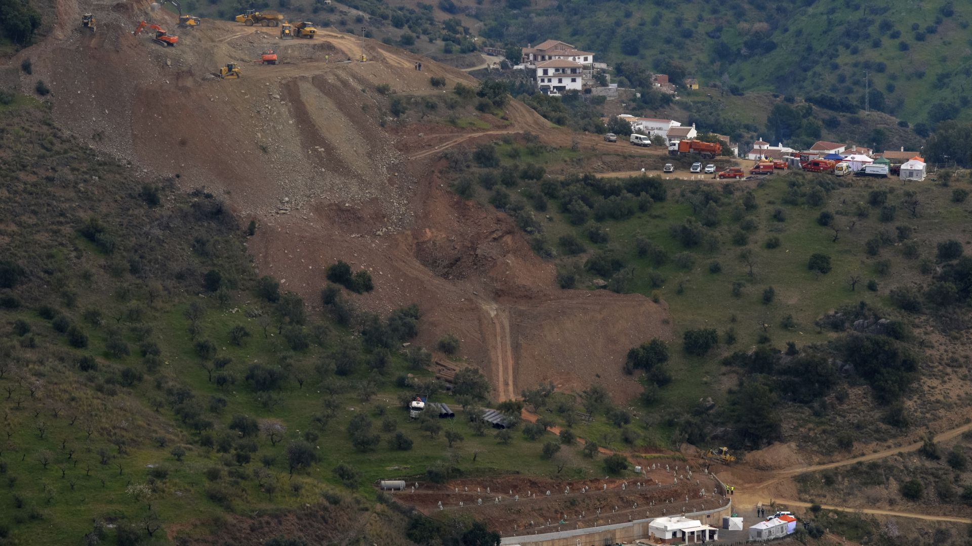 Властите в Южна Испания се надяват до около 35 часа