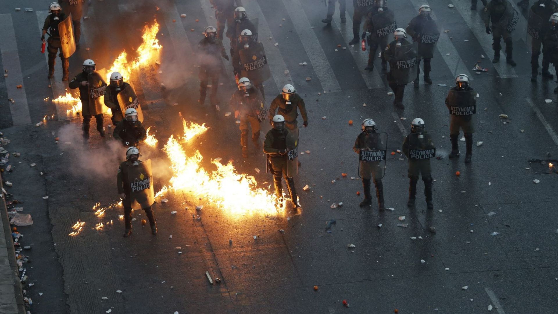 60 000 гърци излязоха на протест площад Синтагма в центъра