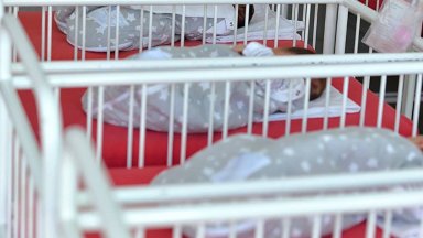 Откриха новородено момиченце на улица в Айтос Сигналът за изоставеното