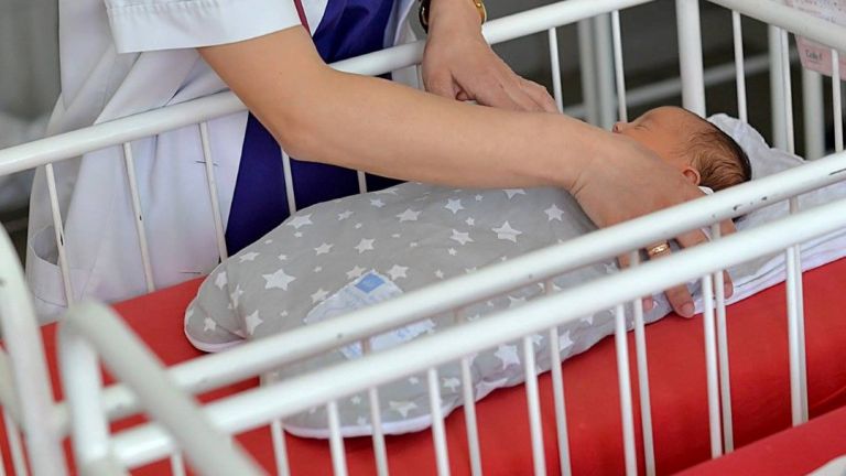 Общо 4889 бебета са се родили в двете общински акушеро-гинекологични