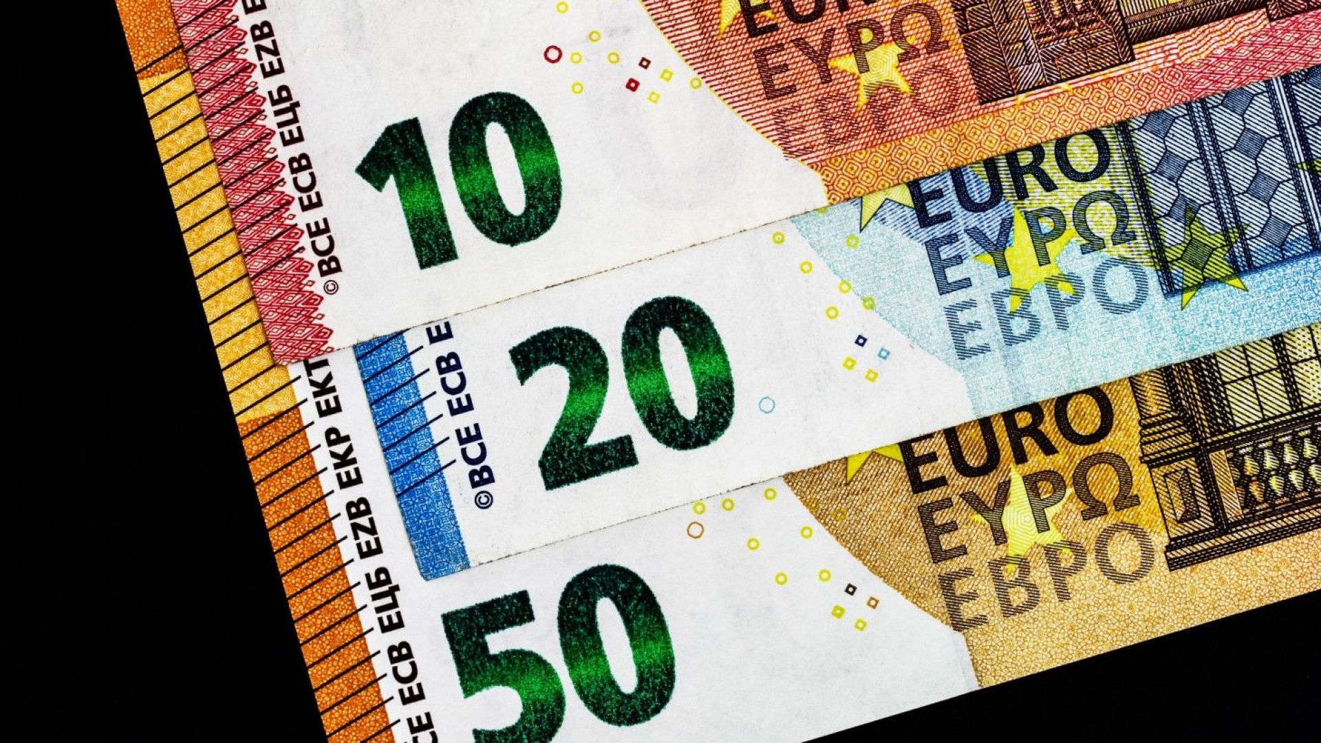 Шансовете на еврото да преживее Брекзит са много добри