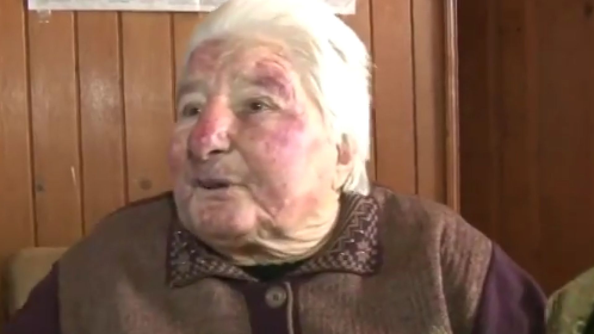 83 годишна жена от Гурково е била бита и душена от