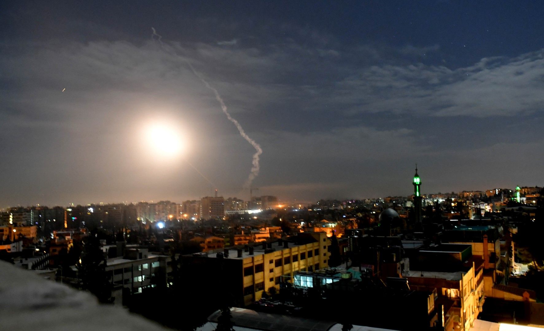 Тази нощ Израел атакува позиция на управляващите в Дамаск