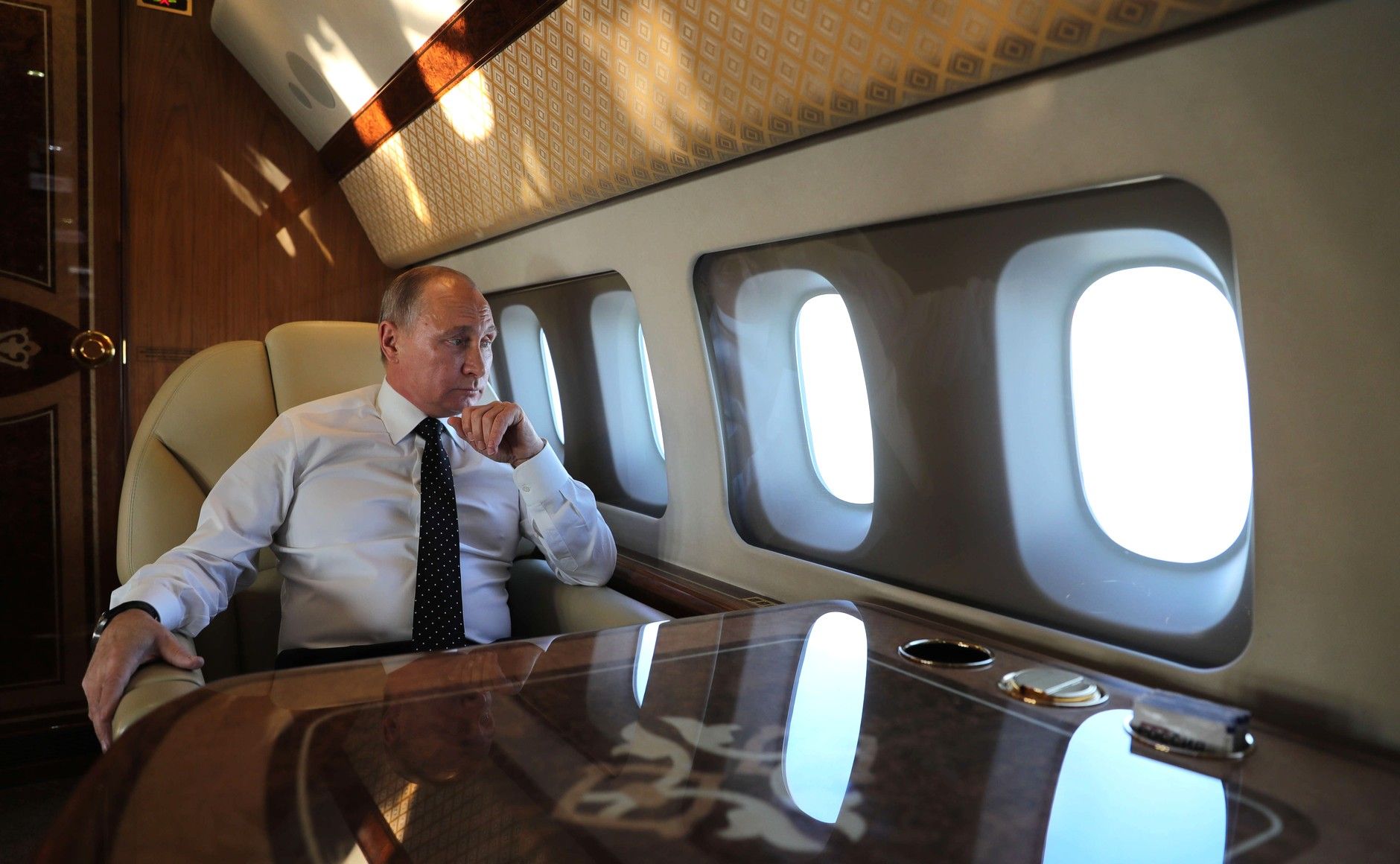 Владимир Путин изпълнил мечтата на момчето да влезе в президентския самолет (снимка архив)